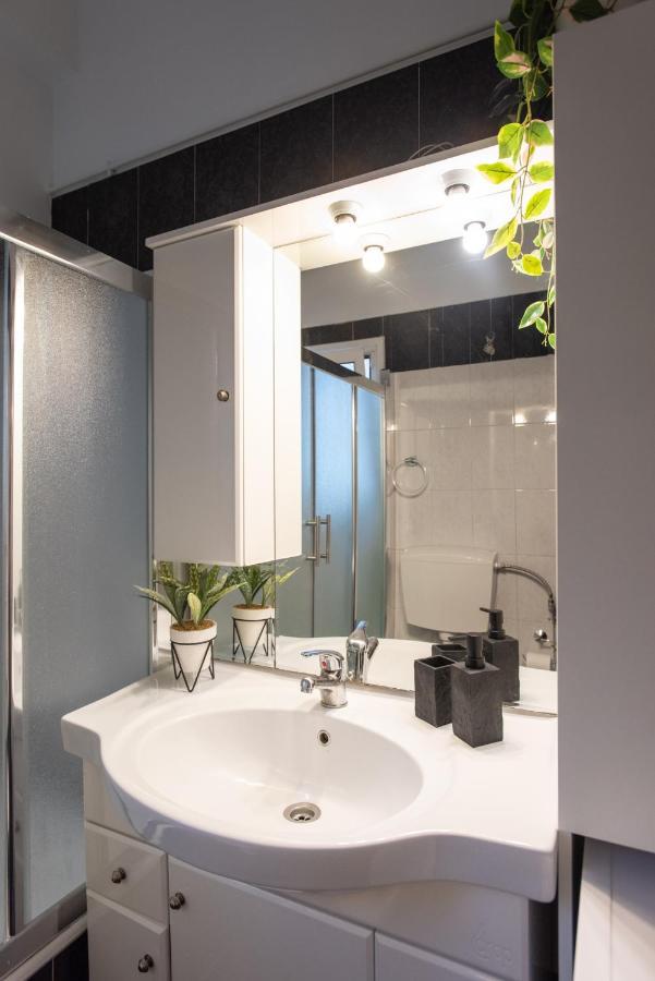 Blue Ark Wanderlust Apartment Athens Exterior photo